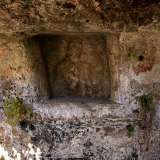 Al suo interno � infatti presente un antico affresco che, seppur sbiadito dall�umidit� e dalla muffa, conserva ancora i suoi colori accesi